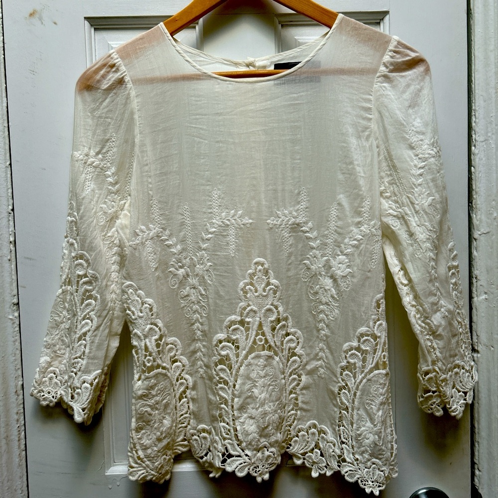 DOLCE VITA ivory embroidered lace blouse size XS with 3/4 sleeves